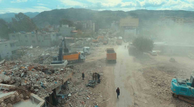 Samandağ'da enkaz kaldırma çalışmaları havadan görüntülendi