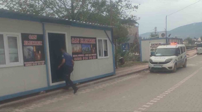 Konteyner iş yerinde hayata tutunmaya çalışan depremzede esnafa hırsızlık şoku