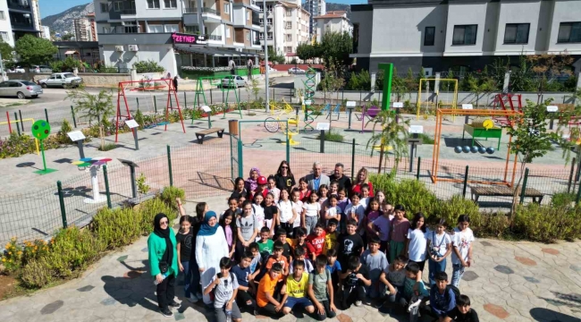 Kozan Bilim ve Teknoloji Parkı'na öğrencilerden yoğun ilgi