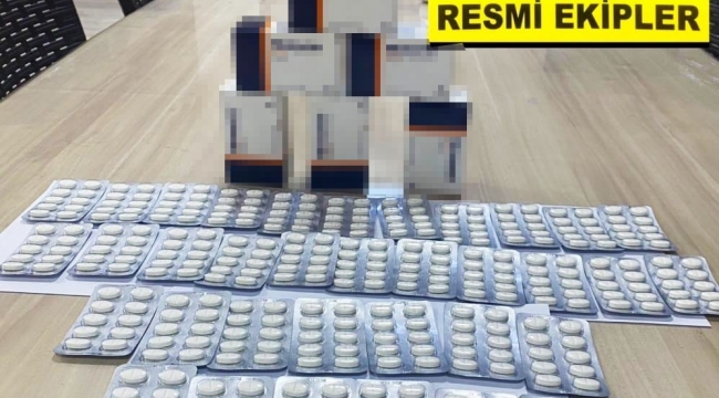 Osmaniye'de durdurulan 2 şüphelinin üzerinden 350 uyuşturucu hap çıktı