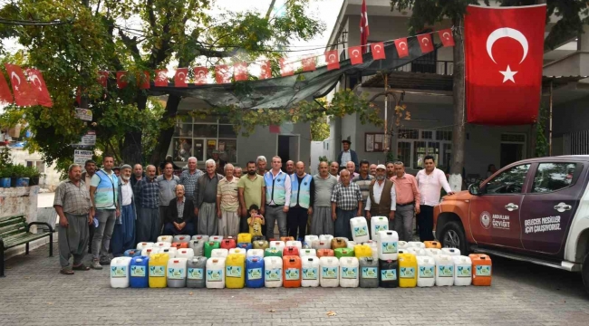 Yenişehir Belediyesi organik solucan gübresi dağıtımını sürdürüyor