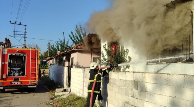 Hatay'da bir meskende yangın çıktı