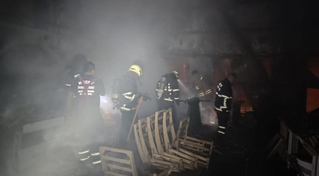 Hatay'da sanayi sitesinde çıkan yangını korkuttu