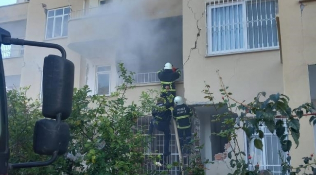 Hatay'ın Belen ilçesinde bir evin balkonu yandı