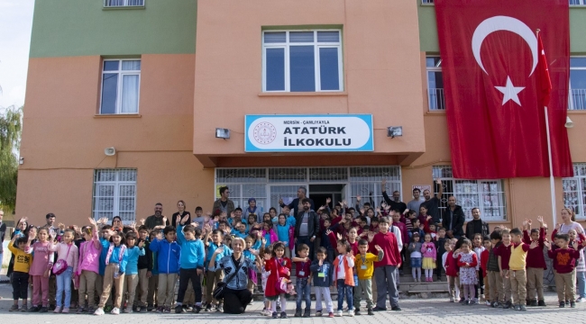 Şehir Tiyatrosu Çamlıyayla'da çocuklarla buluştu