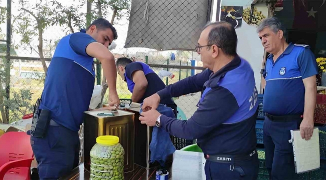 Tarsus'ta 350 litre sahte zeytinyağı ele geçirildi