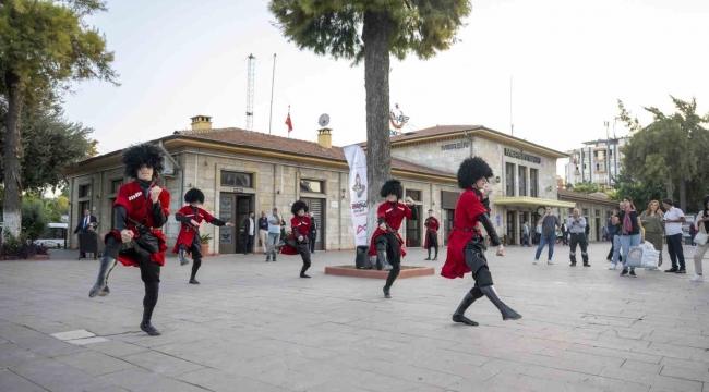 Uluslararası Tarsus Festivali coşkusu Mersin'i sardı