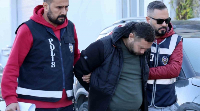 Seyhan polisi bir eve yaptığı baskında 13 ruhsatsız tabanca ele geçirdi