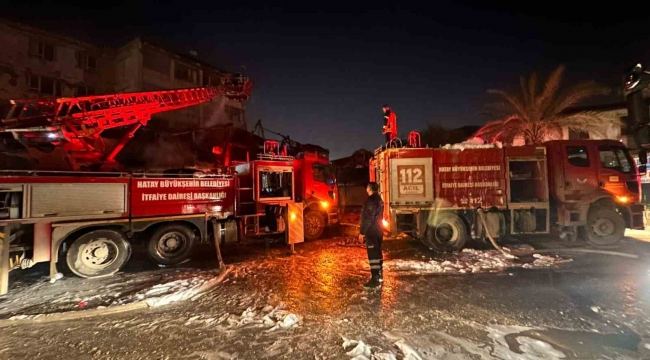 Tarihi Uzun Çarşı'da korkutan yangın