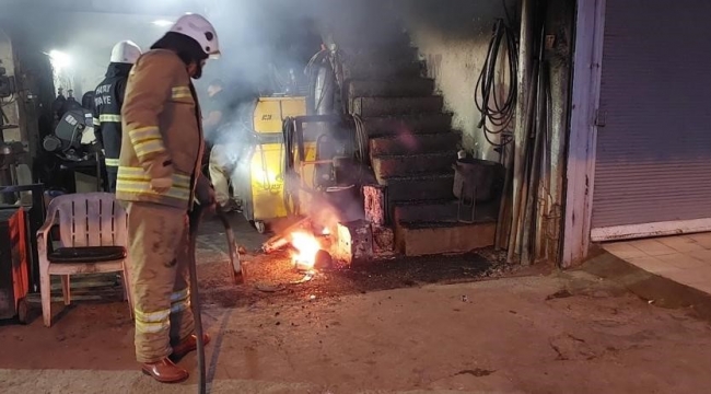 Hatay'da iş yerinde çıkan yangını itfaiye söndürdü