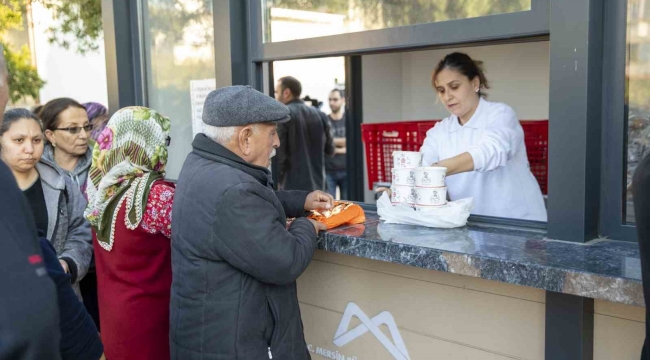 Mahalle mutfakları 2 milyon Mersinliye hizmet veriyor