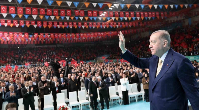 Cumhurbaşkanı Erdoğan: "Hükümetimizin gündeminin değişmez ilk maddesi depremde yıkılan şehirlerimizin yeniden inşası ve ihyasıdır"