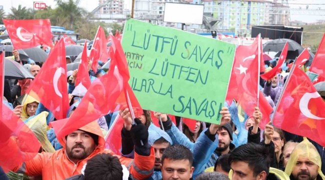 Hataylılar Lütfü Savaş'a destek için CHP il başkanlığında bir araya geldi