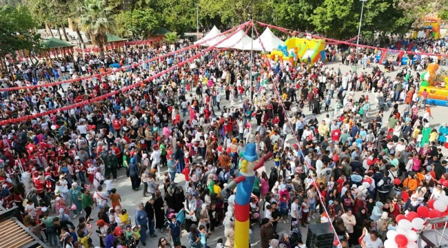 Depremzede çocuklar, 23 Nisan'ın tadını çıkardılar