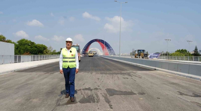 Adana'da 2 ilçe ve 4 mahalleyi birbirine bağlayacak köprü inşaatında sona gelindi