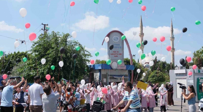 Adana'da çocuklar, Filistin'de ölen akranları için gökyüzüne balon bıraktı