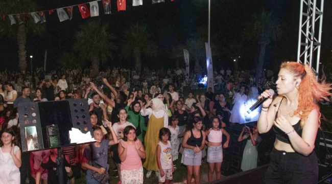 Aydıncık sahili 'Yaz Dostum' konserleriyle renklendi