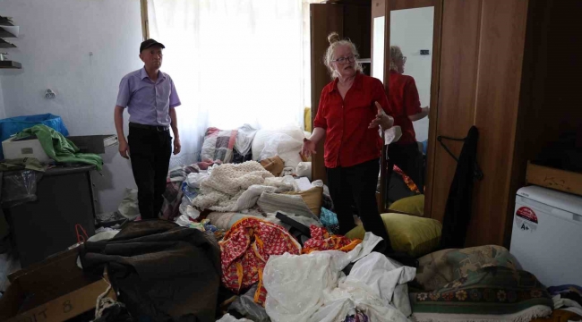 Cezaevindeki albino kardeşlerin evine giren hırsızlar altınları çalıp evi darmadağın etti