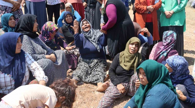 Eski eşi tarafından 7 kurşunla öldürülen 3 çocuk annesi depremzede kadın gözyaşları içerisinde son yolcuğuna uğurlandı