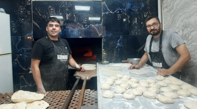 Fırıncıların ocak başında zorlu çörek mesaisi