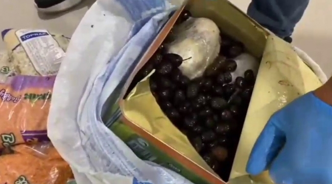 Kahramanmaraş'ta zeytin tenekesine gizlenmiş 4 kilo uyuşturucu ele geçirildi