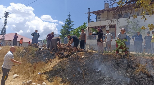 Kamyonun kopardığı elektrik teli yangına neden oldu