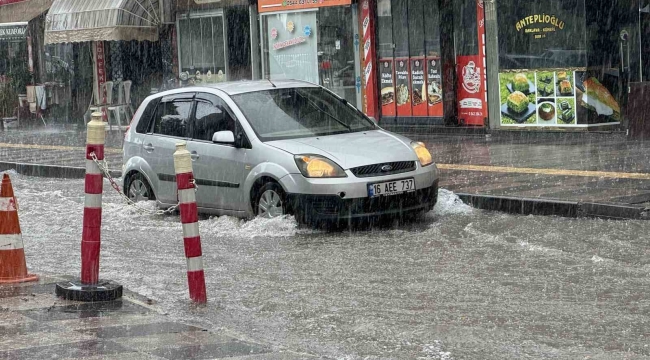 Mersin'de yaz yağmuru etkili oldu