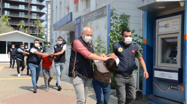 Sahilde terör halayı çeken gruptan gözaltına alınan 9 şahıs adliyeye sevk edildi