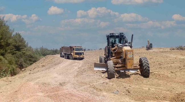 Tarsus Belediyesi kırsal mahallelerdeki yol çalışmasına hız verdi