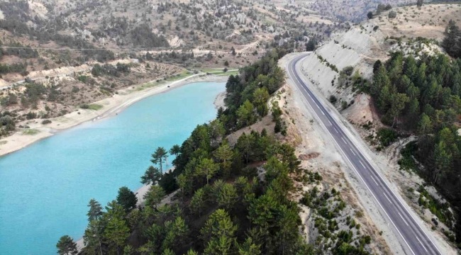 Değirmendere Göleti turkuaz rengiyle hayran bırakıyor