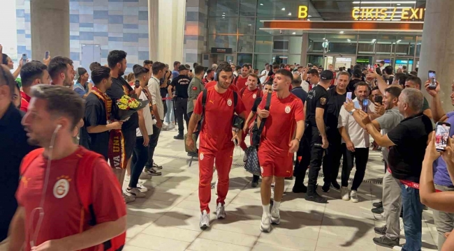 Galatasaray, Adana'ya geldi