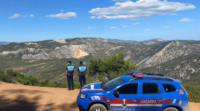 Jandarma, yangınlara karşı ormanları havadan ve karadan denetliyor