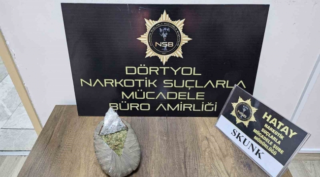 Motosikletli şahsın aracından ve üstünden 595 gram skunk çıktı