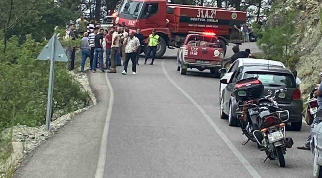 Uçurumdan yuvarlanana motosiklet sürücüsü yaralandı