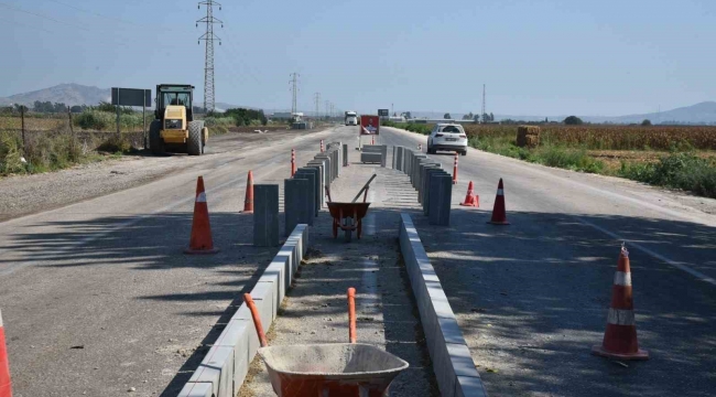 Uğur Mumcu Bulvarı'nda refüj bordür çalışması tamamlandı