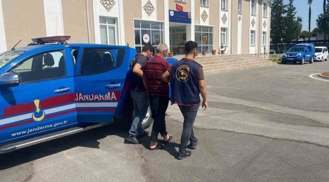 Adana'da jandarma iki hükümlüyü yakaladı