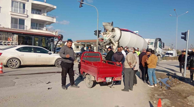 Beton mikseri ile çarpışan motosikletin sürücü öldü