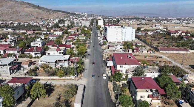 Büyükşehir belediyesinden Türkoğlu'nda yol yatırımları