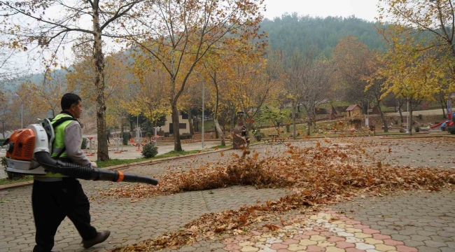 Büyükşehirden parklarda temizlik seferberliği