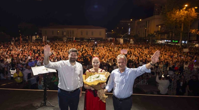 Candan Erçetin, Uluslararası Tarsus Festivalinde sahne aldı