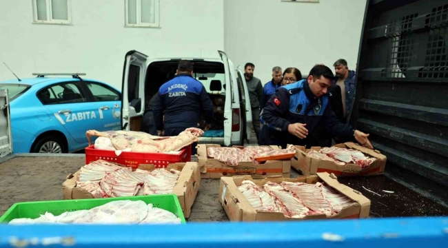 Mersin'de sağlık şartlarına aykırı taşınan 235 kilo et ele geçirildi