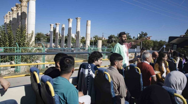 Mersin'de üniversite öğrencileri için kent tanıtım turu düzenleniyor