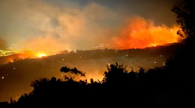 Orman yangını 8'inci saatte gece karanlığında etkisini hissettiriyor