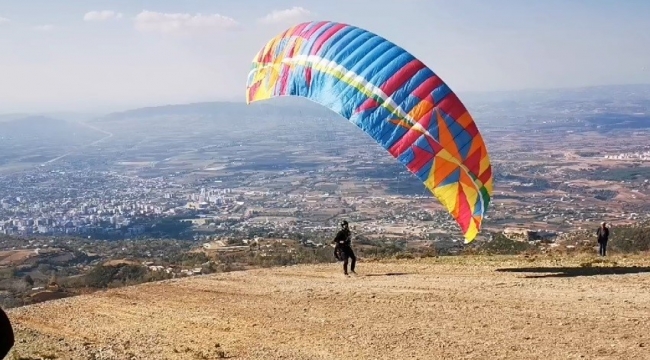 Osmaniye'de yamaç paraşütü festivali düzenlendi