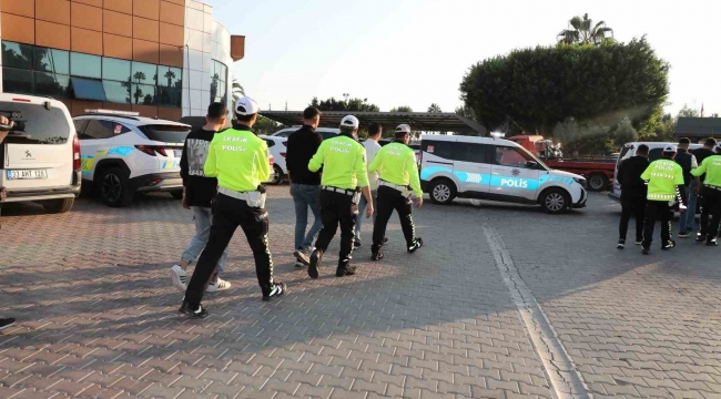 Otobanda düğün eğlencesi kötü bitti: 26 bin TL ceza kesildi, 3 araç trafikten men edildi