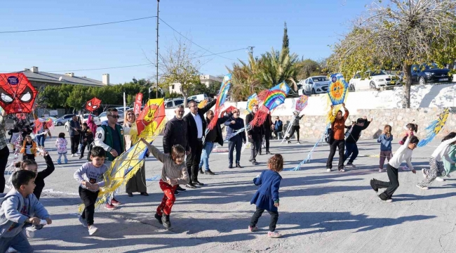 Tarsus'ta 'Uçurtma Şenliği' renkli görüntülere sahne oldu