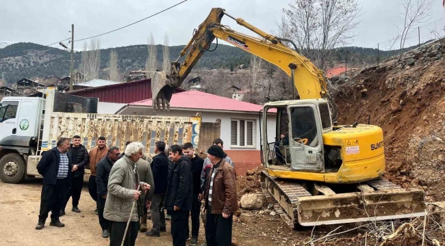 Dağ köyünde tarihinde ilk kez yol çalışması yapıldı