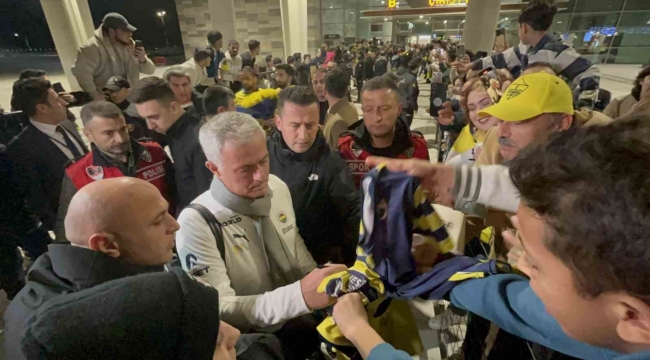 Fenerbahçe kafilesi, Adana'ya geldi