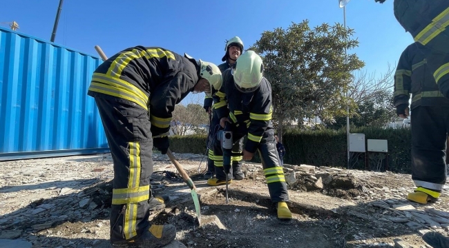 Hatay'da itfaiye personeline arama kurtarma eğitimi verildi