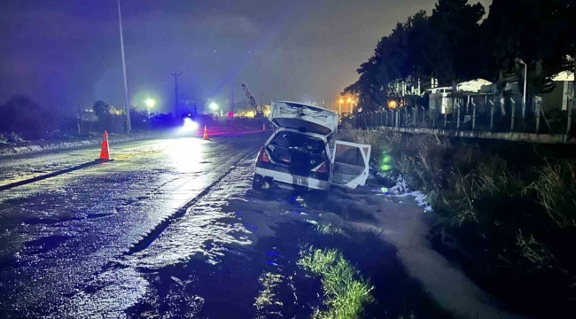 Hatay'da seyir halindeki otomobil alev aldı